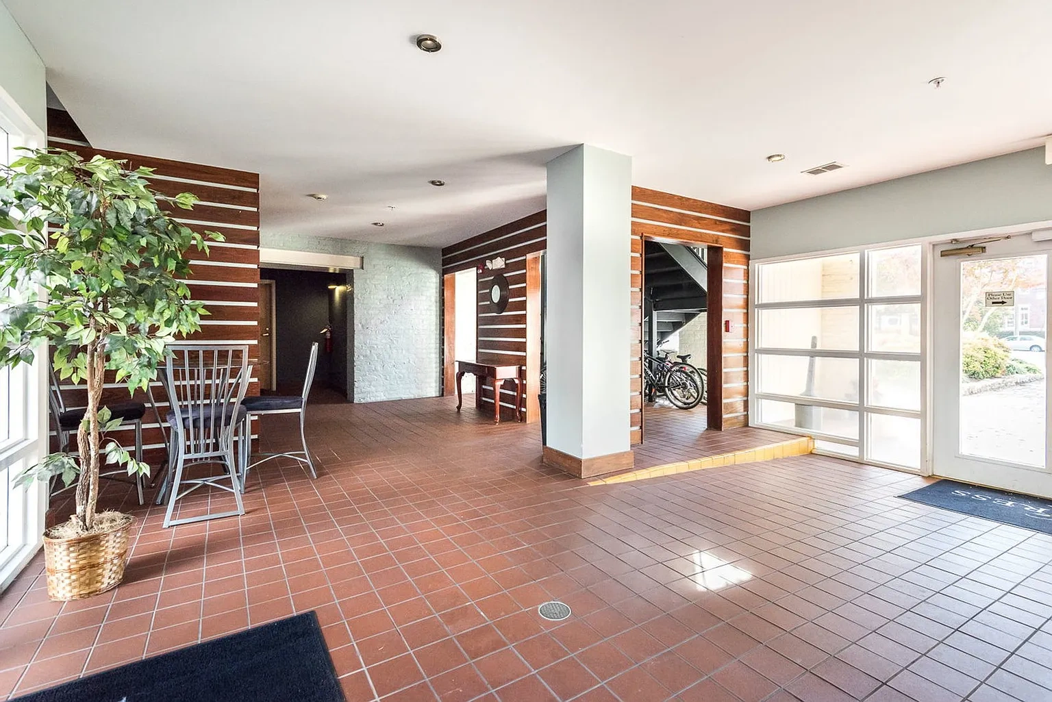 Poythress Apartments – photo 4