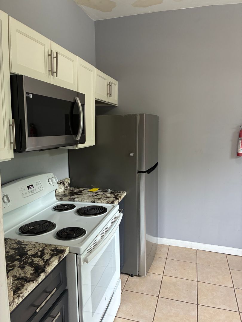 3021 Ashlyn St unit 3021 Ashlyn St 1 – photo 3