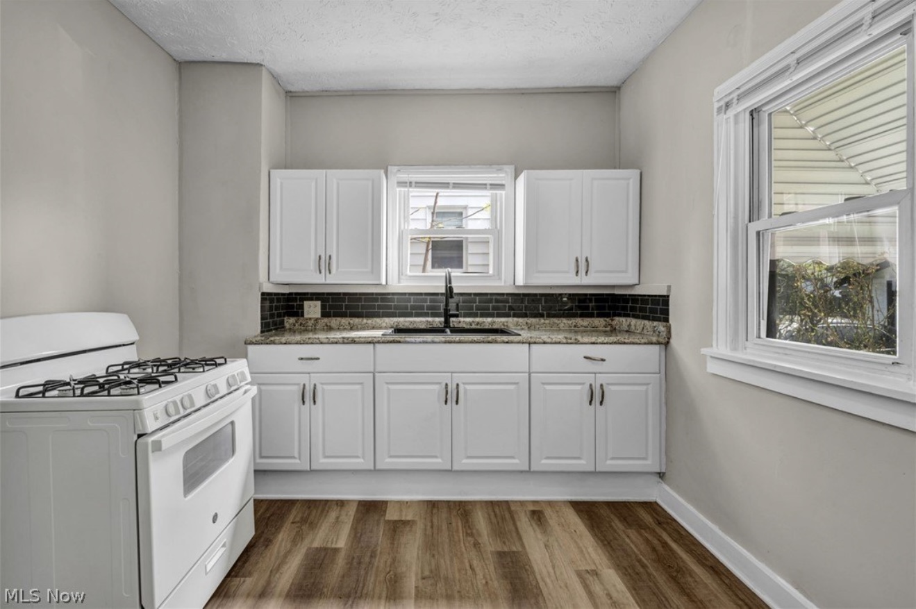 936 Selwyn Rd – photo 3