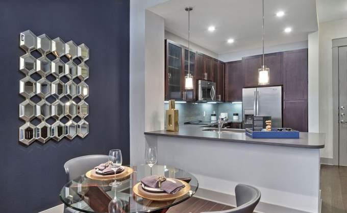 621 W 24th St – photo 5