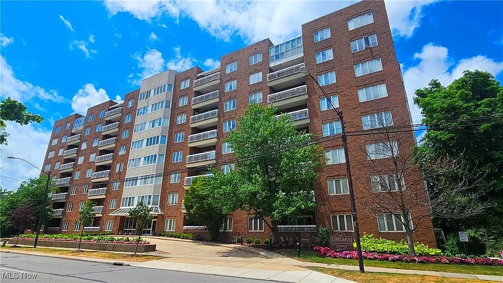 Chelsea Condos – photo 2