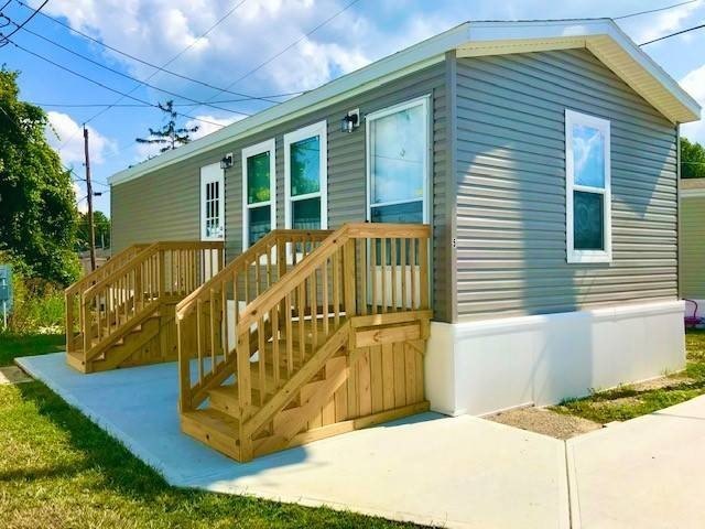 8001 Hamilton Ave #5 – photo 1