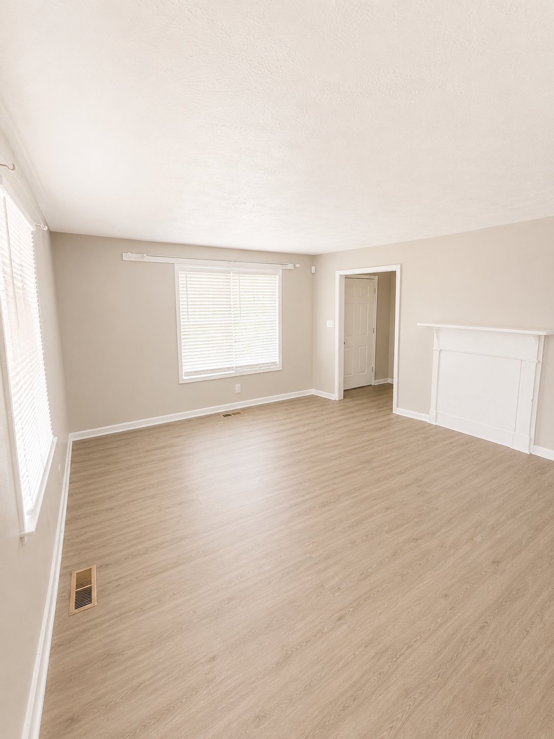 826 Fort Hill St – photo 4