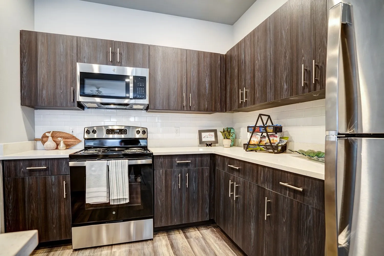 5604 Apartments – photo 3