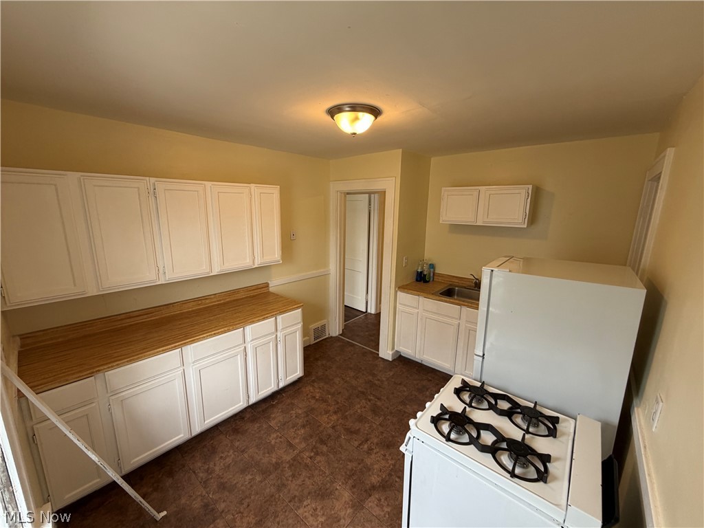 13504 Rexwood Ave unit 2 – photo 5
