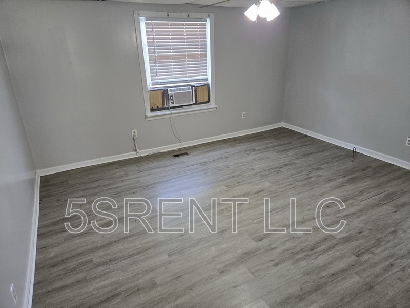 236 S Mary Ellen St unit A – photo 4
