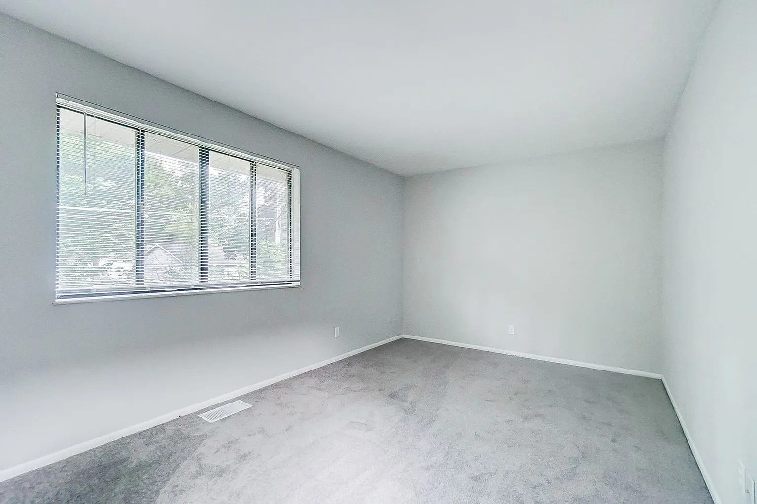 Fairview Court Apartments – photo 1