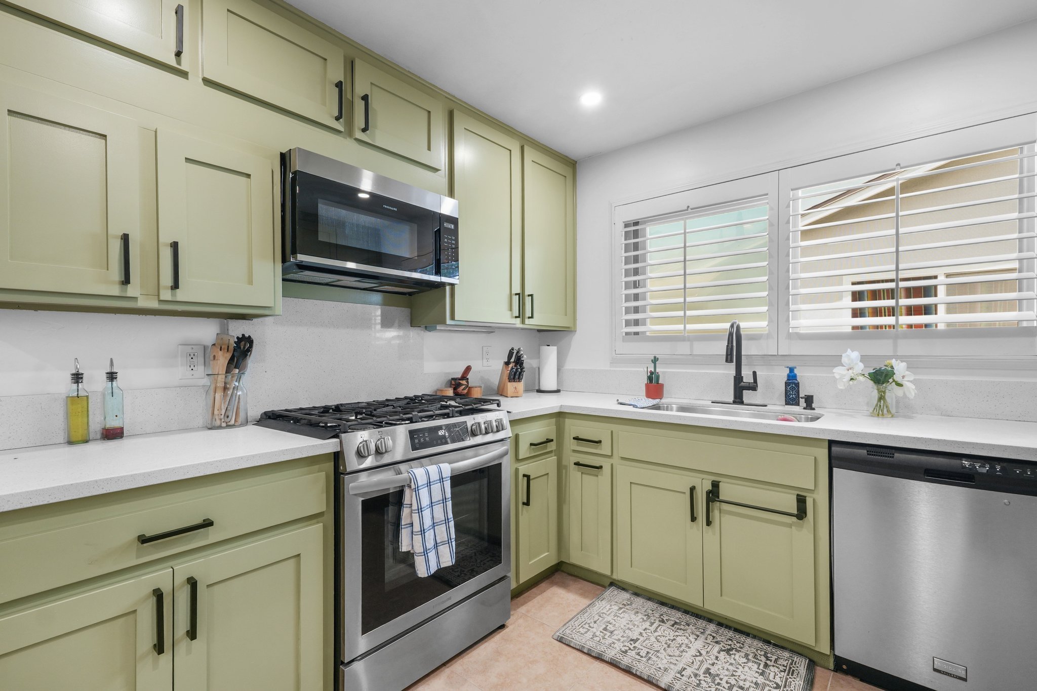 1357 Cornwall St – photo 5