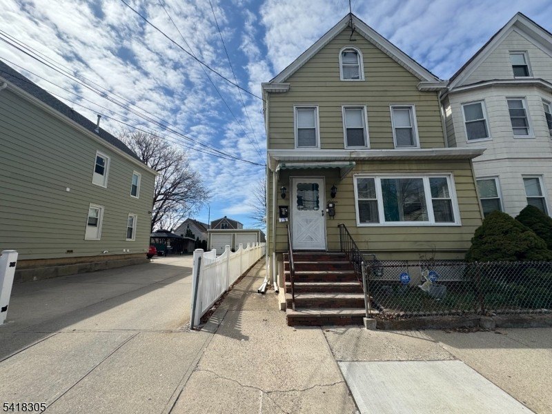 16 Cutler St – photo 1
