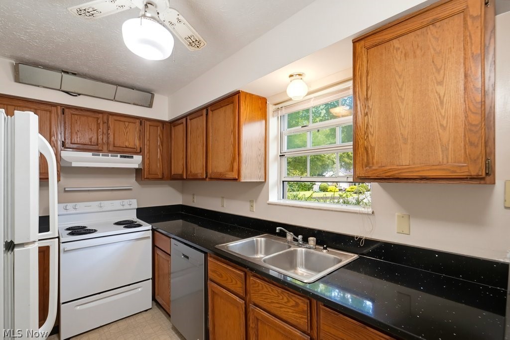 6257 3rd Ave – photo 3