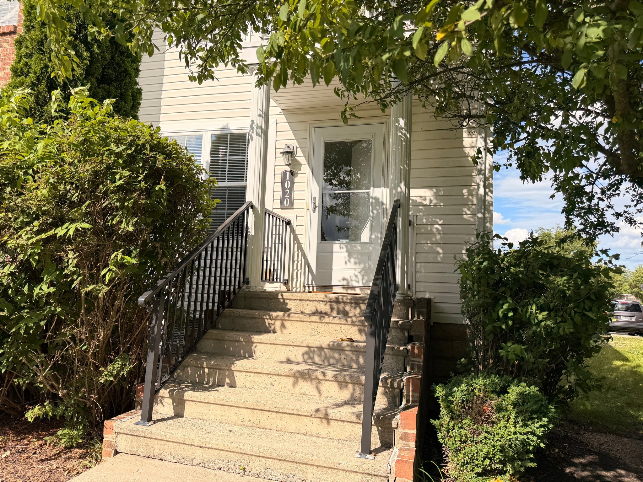 1020 Hartford Village Blvd – photo 3