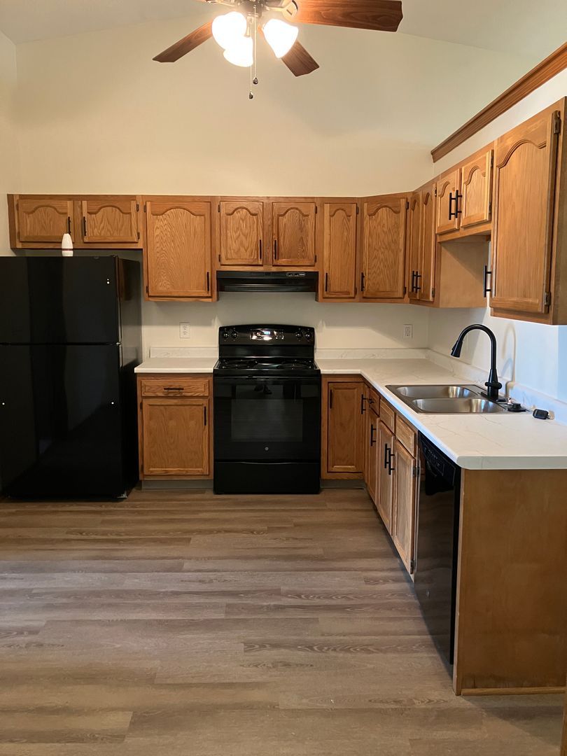1565 Wayne St unit 1565-C Wayne St – photo 1