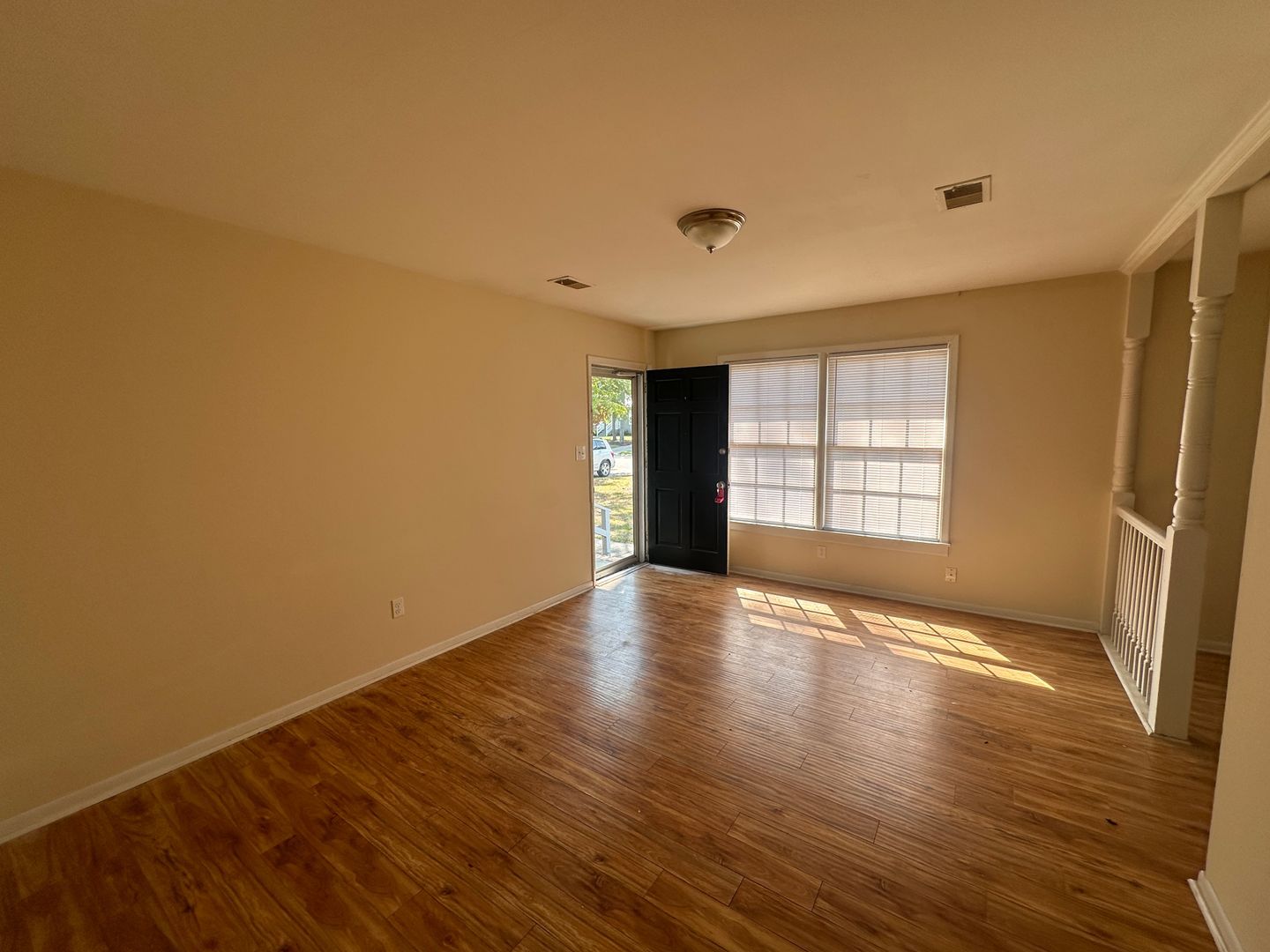 801 Montclair Dr – photo 4