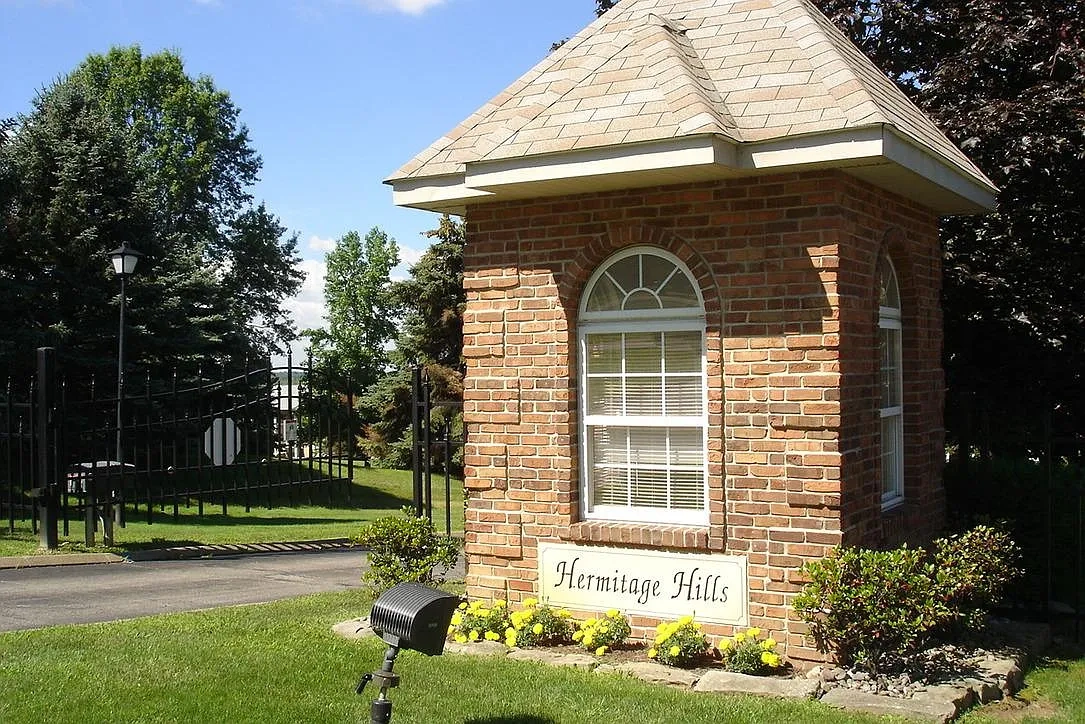 Hermitage Hills Apartments – photo 2