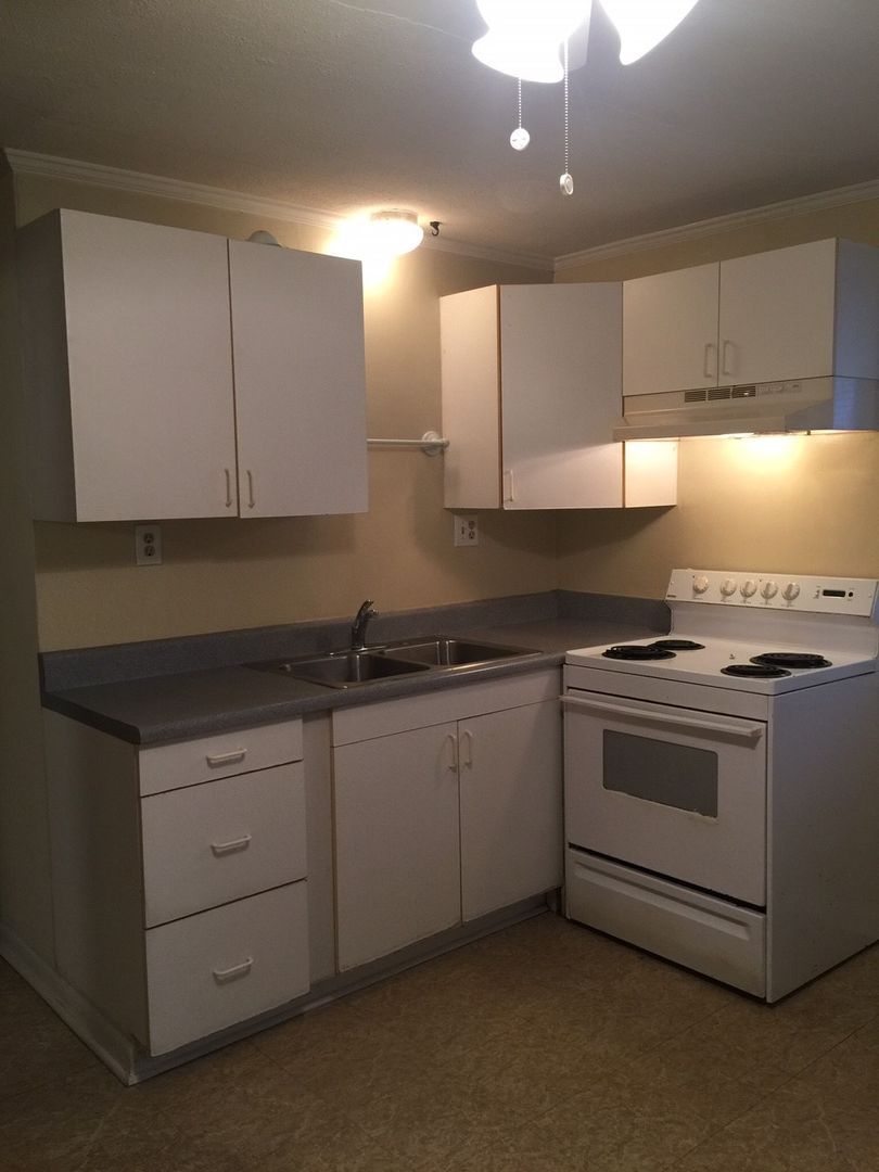 4904 Franklin Ave – photo 2