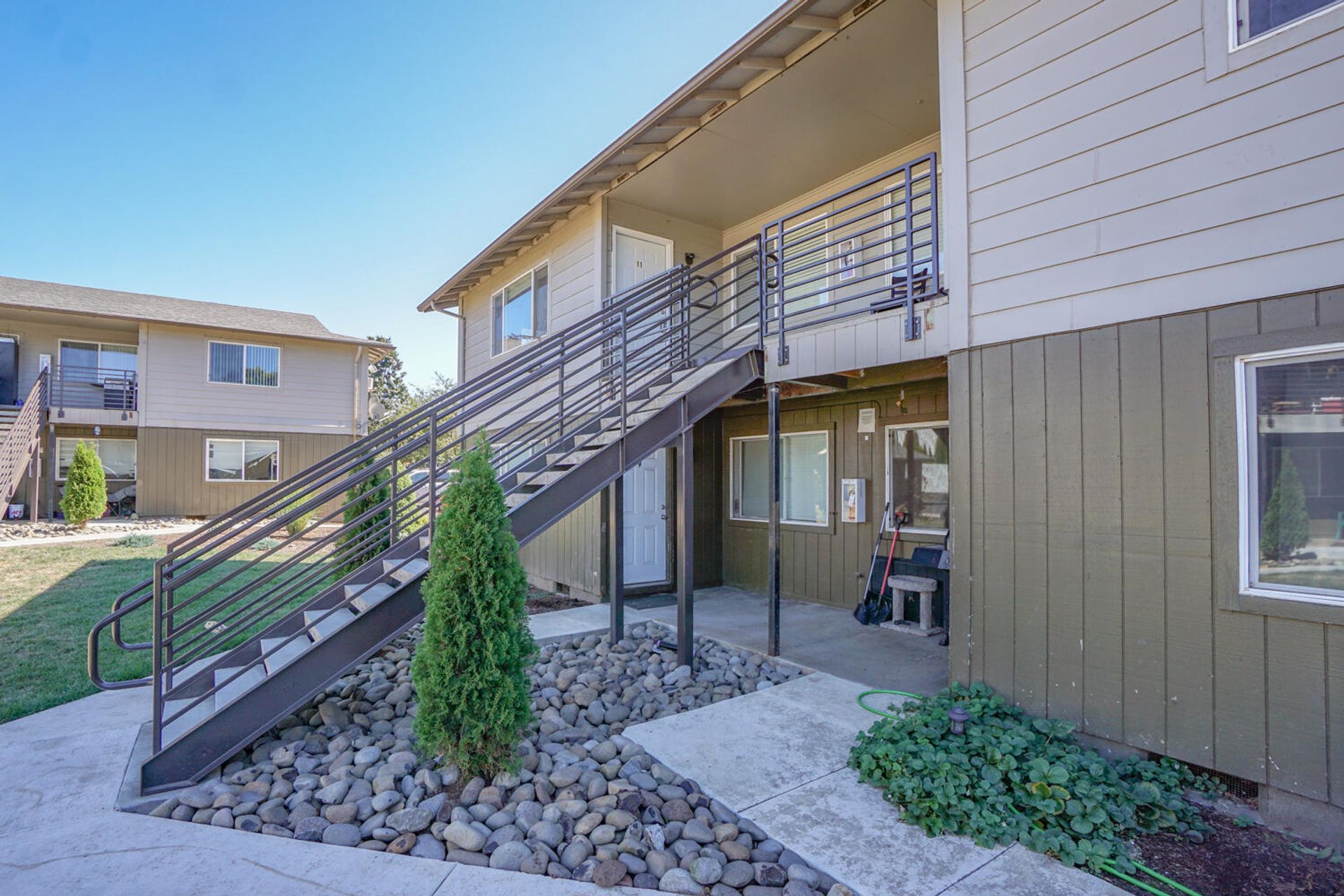 Broadway Apartments – photo 4