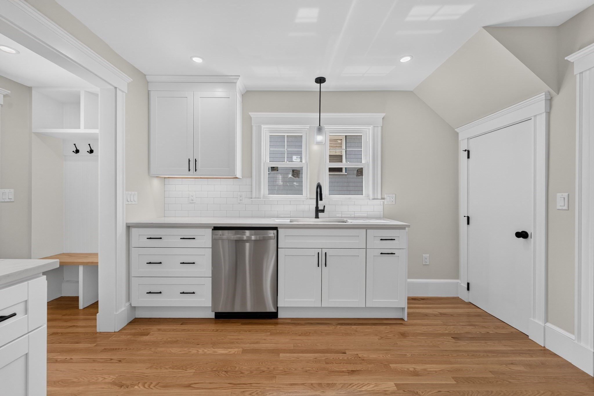 47 Ronald Rd – photo 4