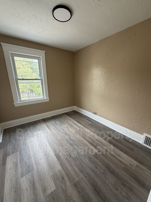 3331 E 145th St – photo 5