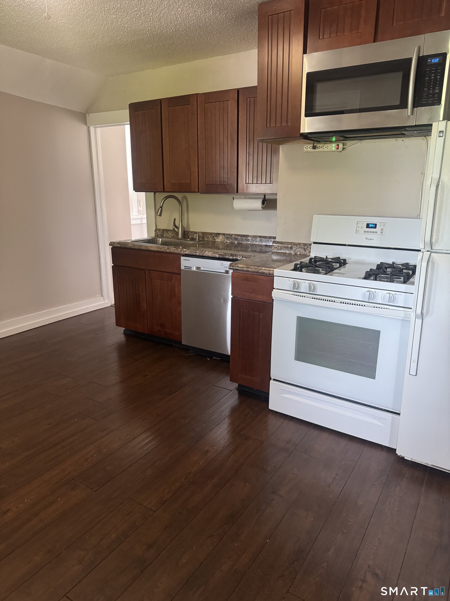 445 New Britain Rd unit 3rd flr – photo 2