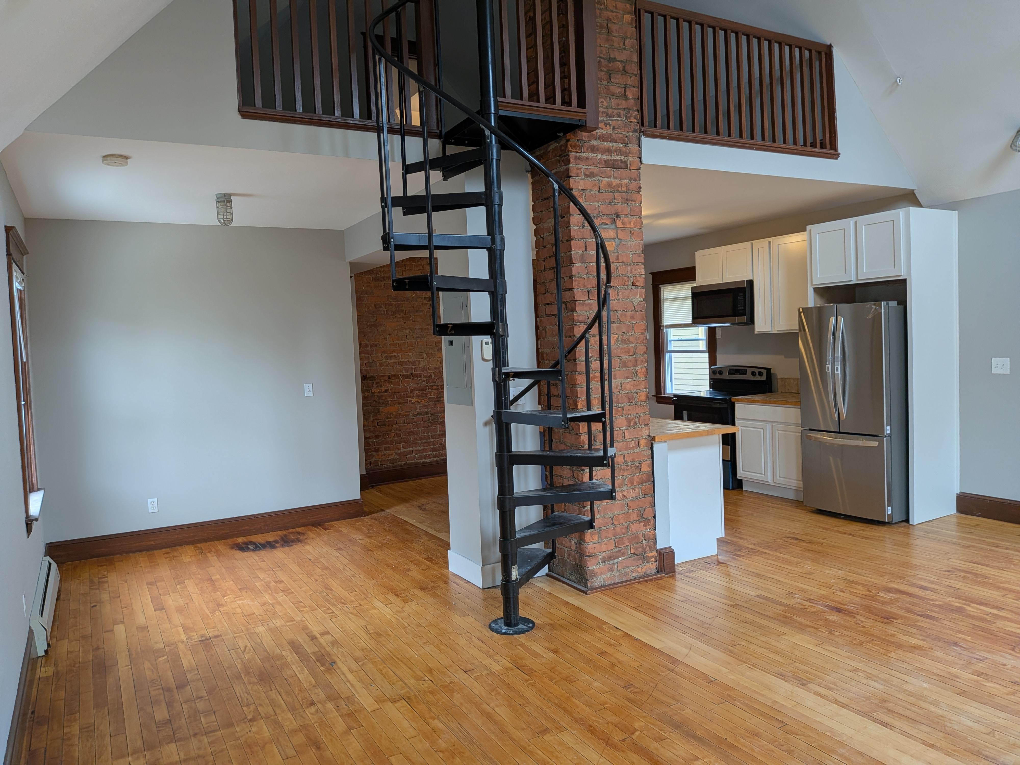 1014 Kenilworth Ave unit 4 – photo 3