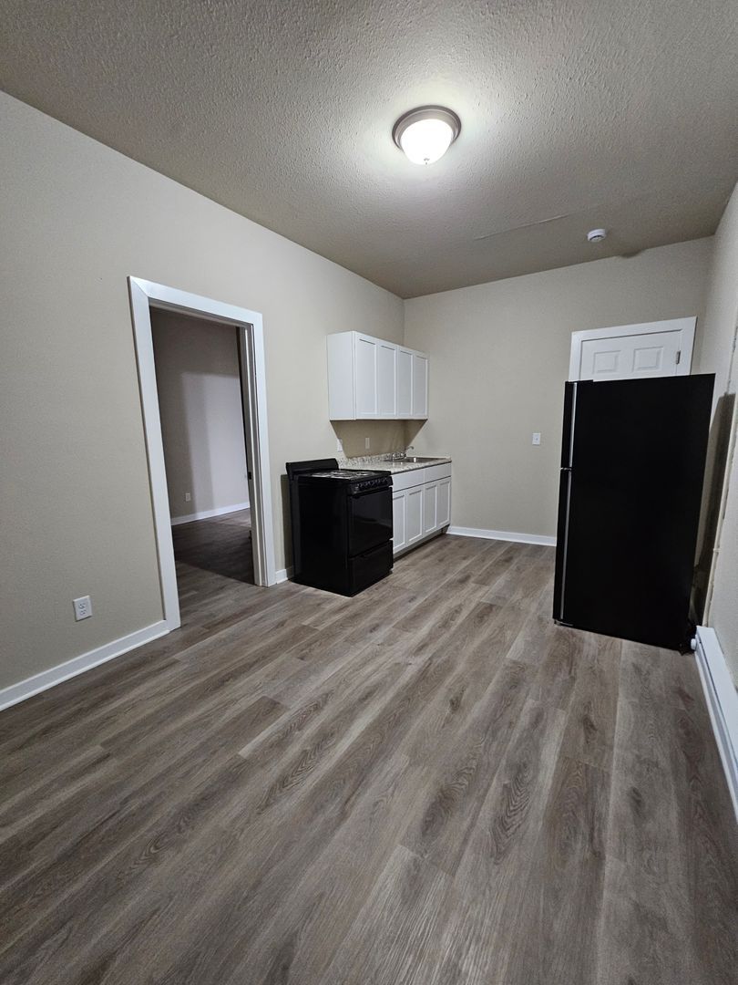 102 E Robinson St unit Unit 213 – photo 4