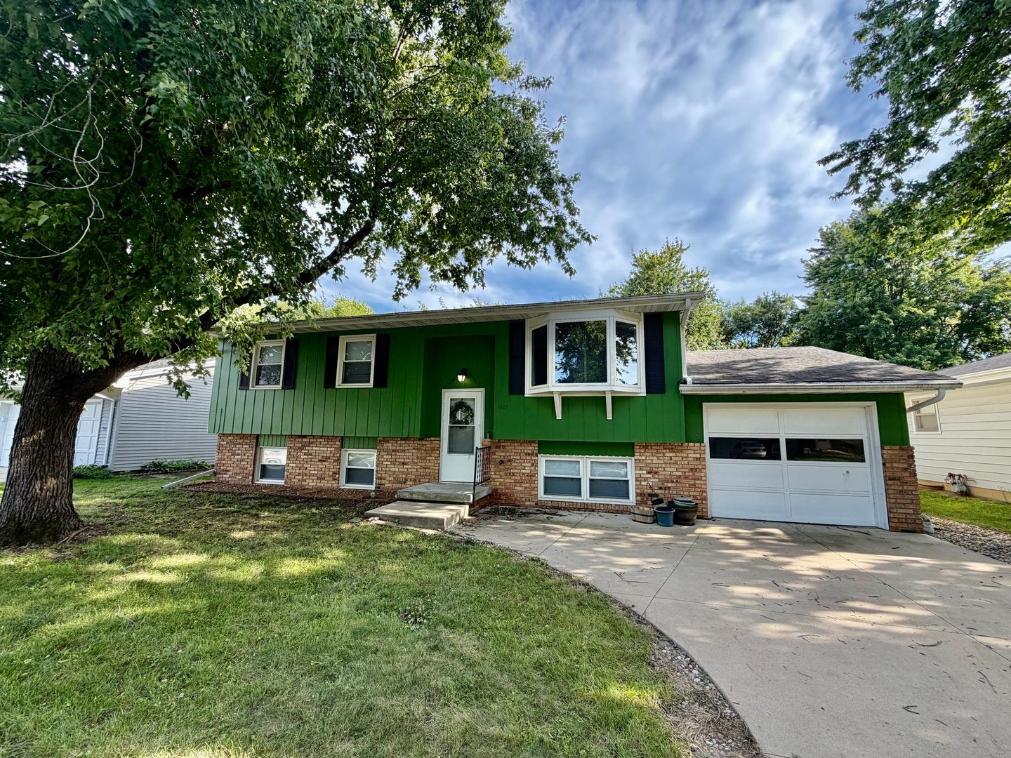 1827 Jacobssen Dr – photo 1