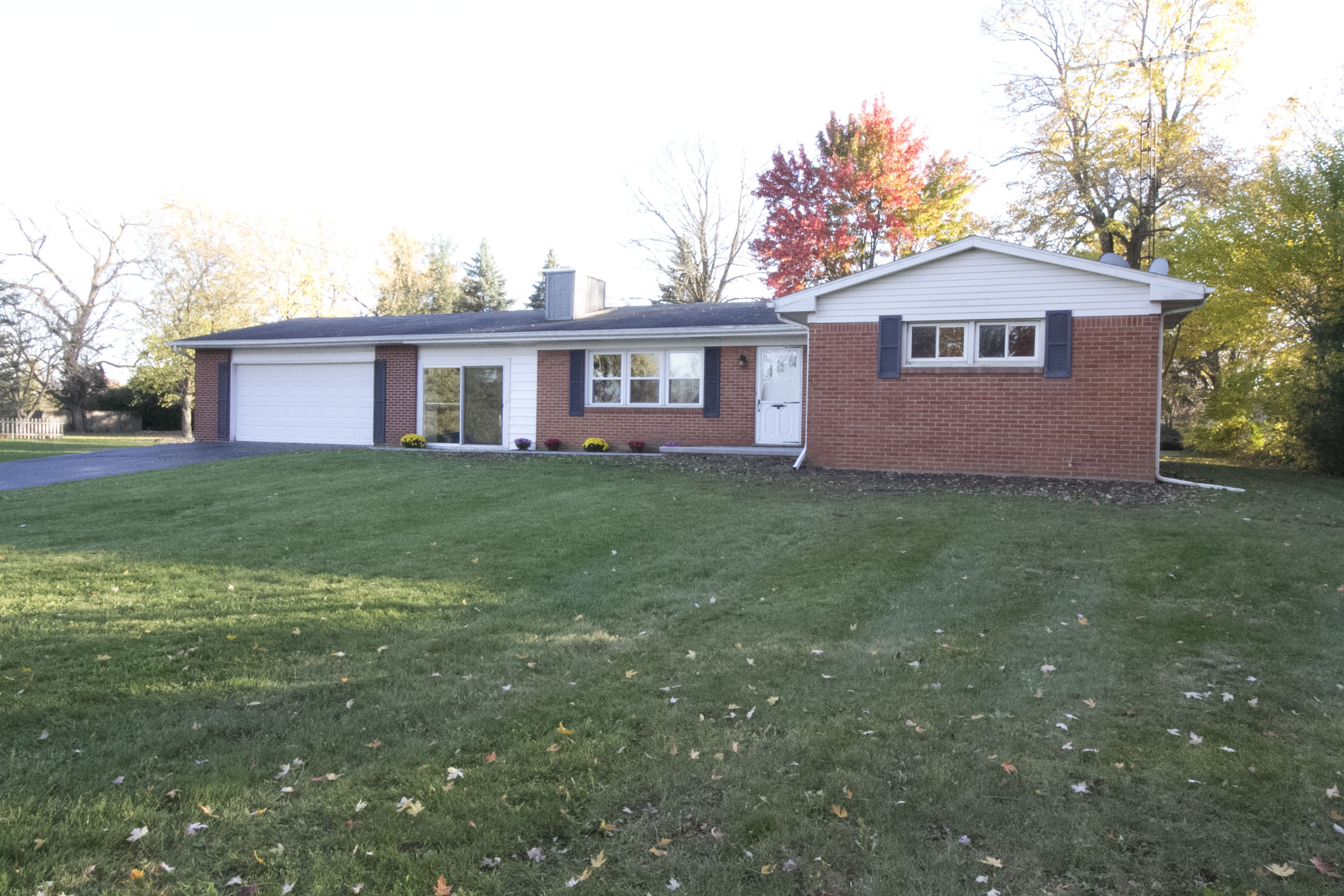 8253 Erie St – photo 1