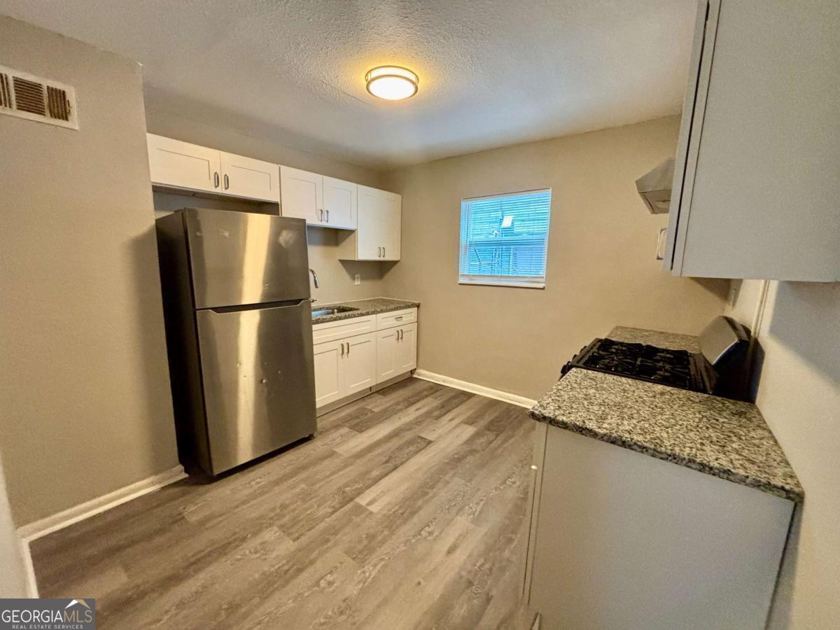 1048 Washington St SW unit #1 – photo 5
