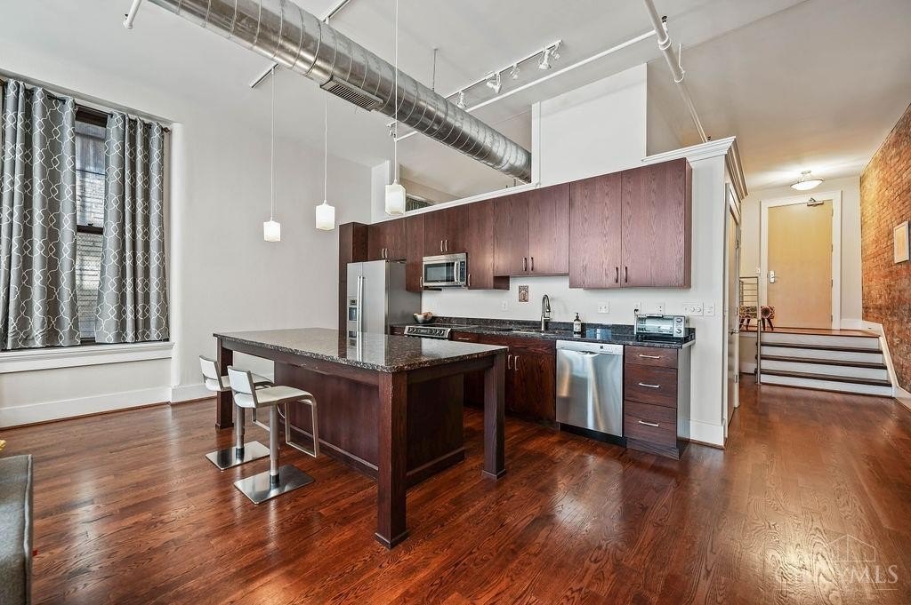 417 Vine St #302 – photo 4