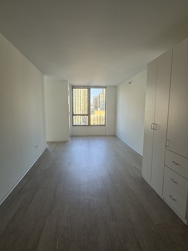 152 W Superior St – photo 4