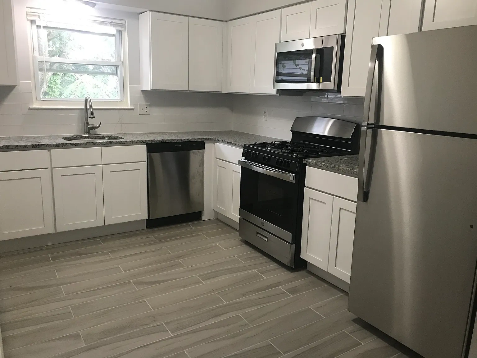 Karl Place Apartments – photo 3