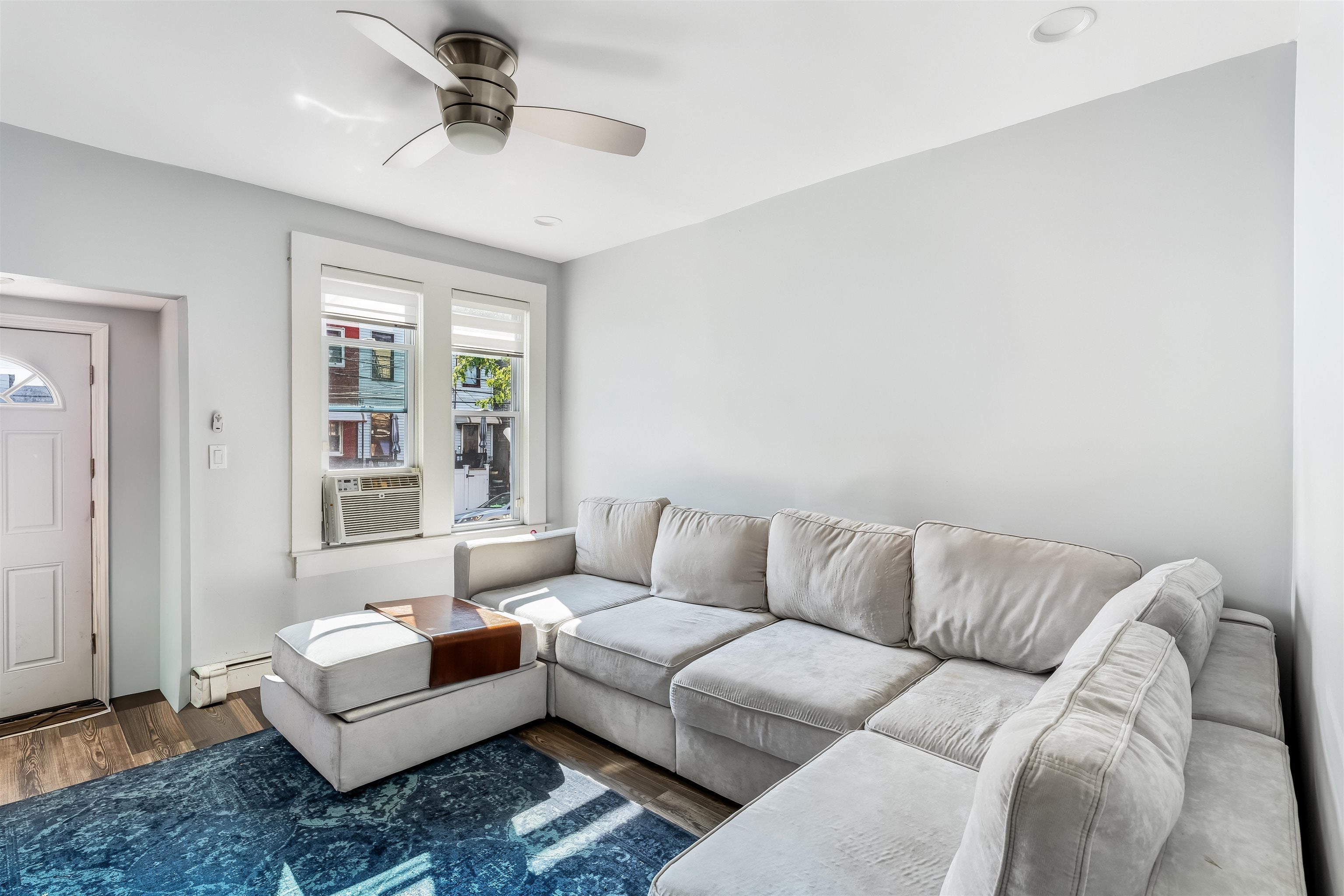 360 Bramhall Ave – photo 4
