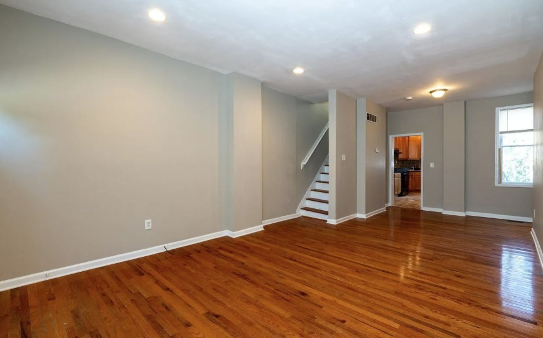 925 N Pine St – photo 2