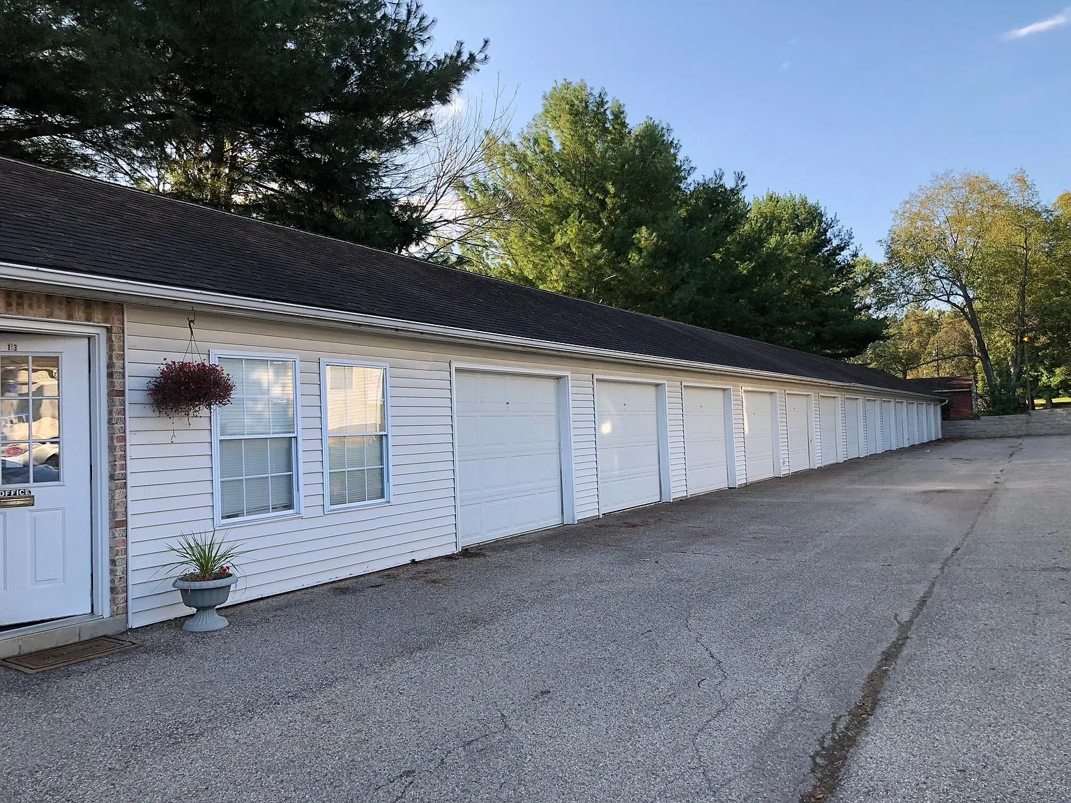 The Lakes Apartments – photo 4