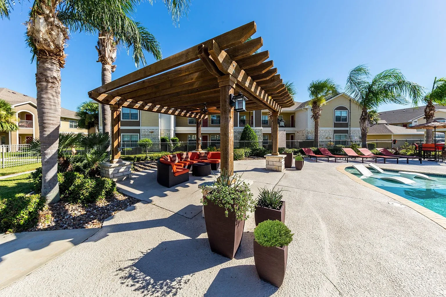 Pavilions at Northshore Apartment Homes – photo 4