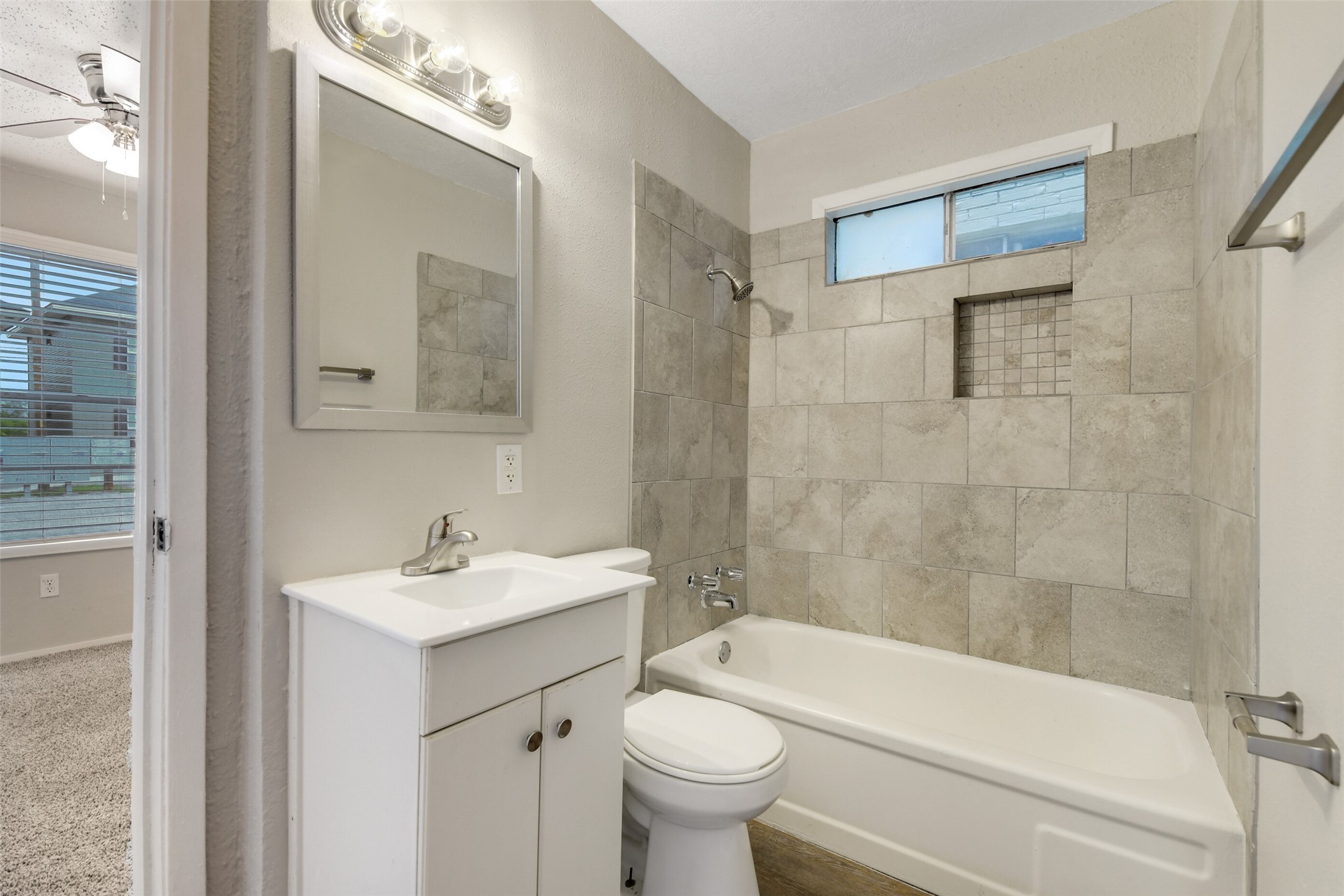 1509 Broadmoor Dr unit D – photo 5