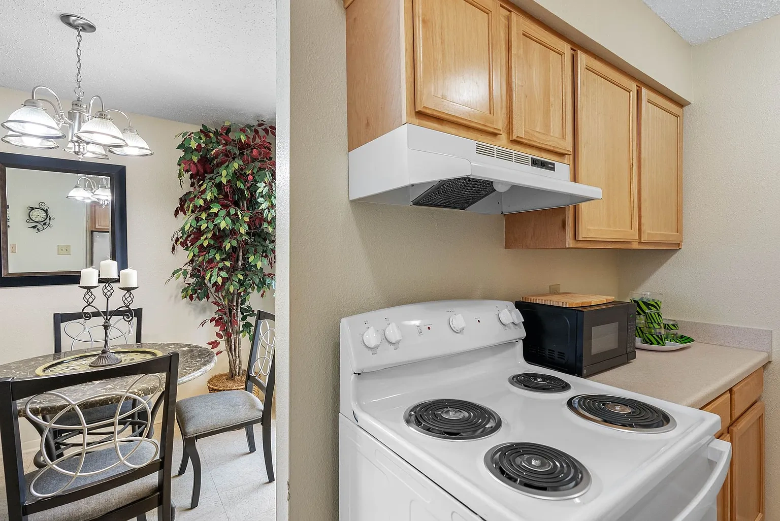 Park East Apartments – photo 3