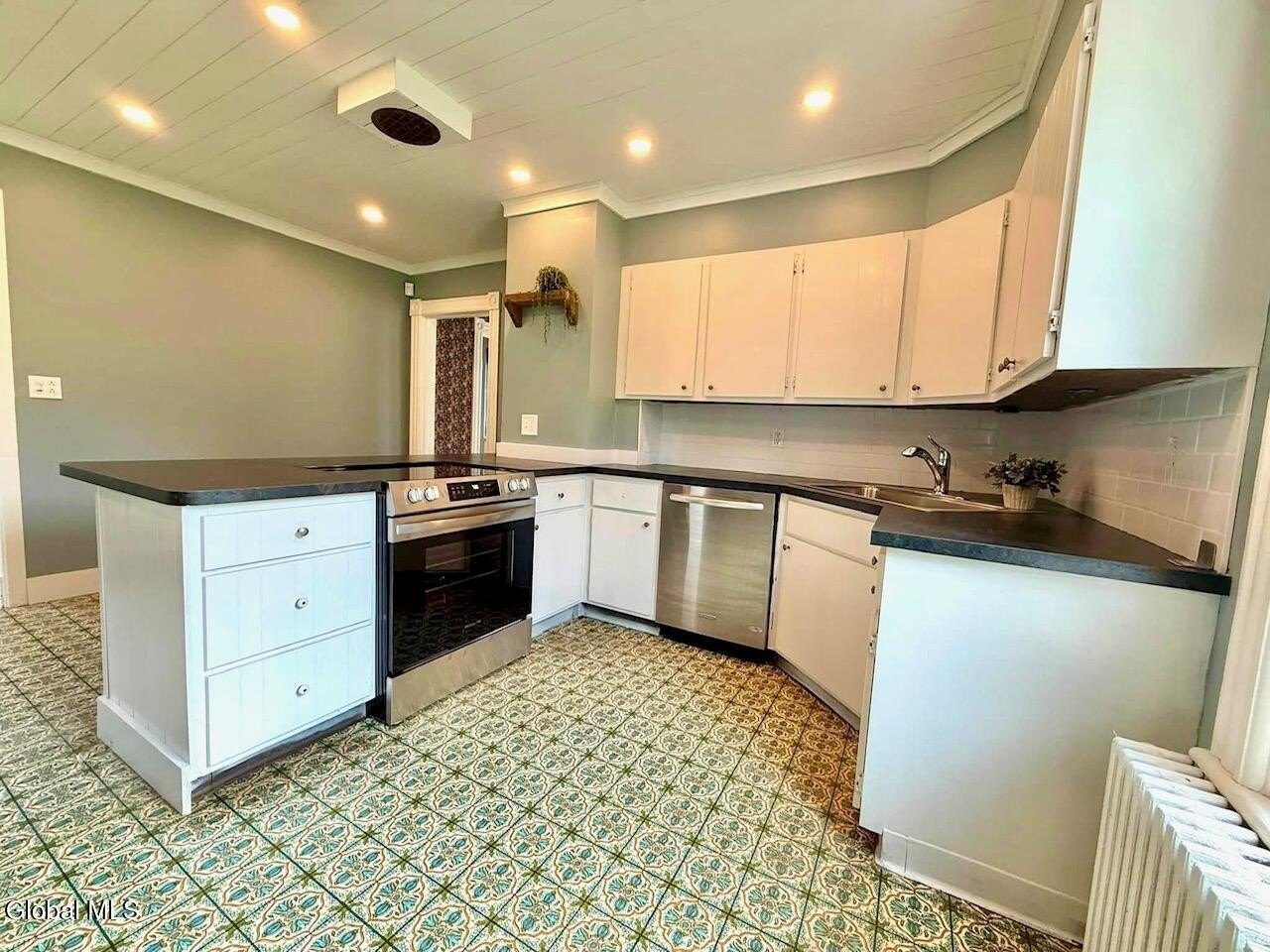 2145 New Scotland Rd – photo 4