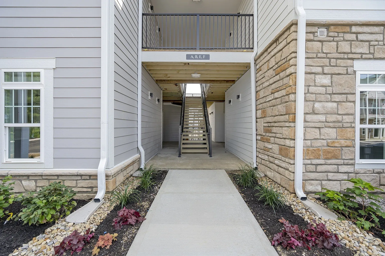 Flats at Powell – photo 3
