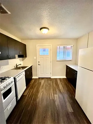 24th Street Apartments – photo 1