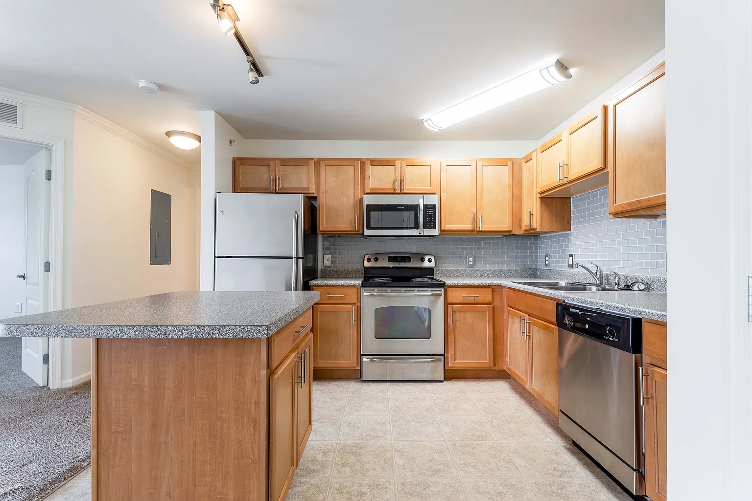 Cannon and Westover Apartment Homes – photo 3