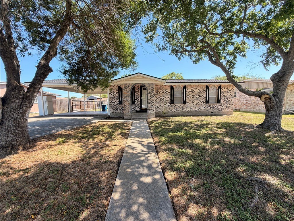 1018 Northcliff Dr – photo 1