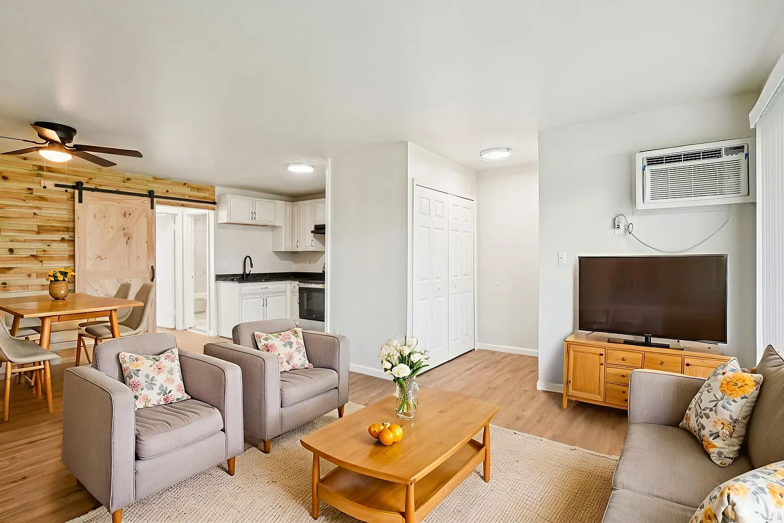 Ava Sterling Apartments – photo 4