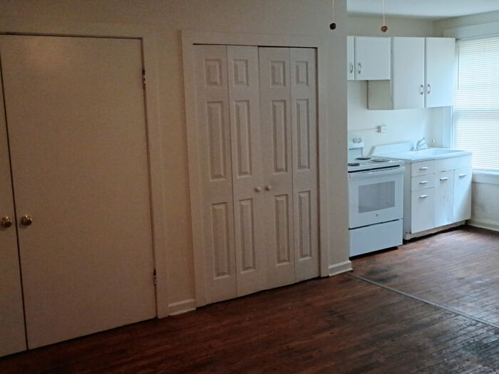 10205 Madison Ave unit 6 – photo 3