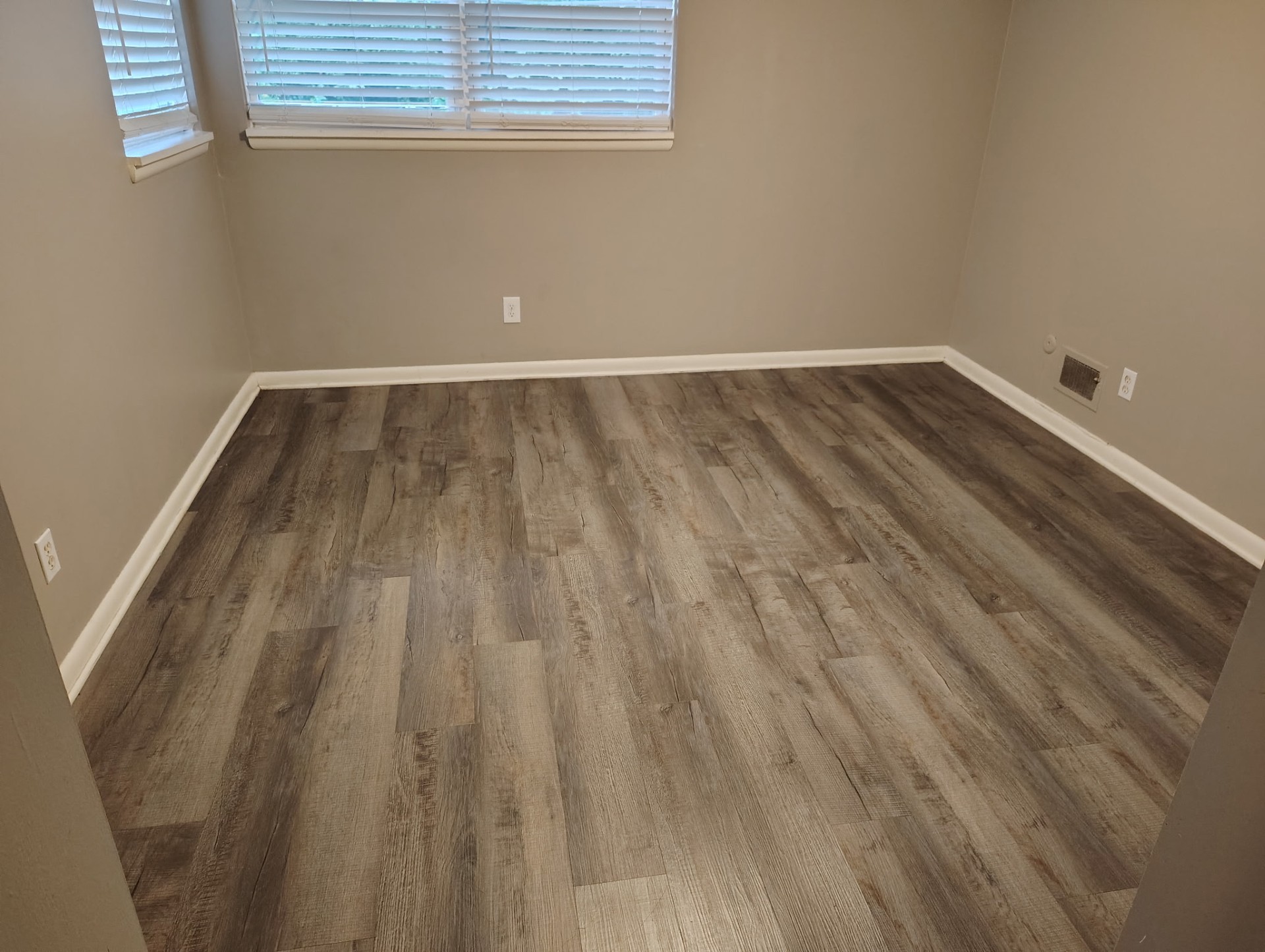 302 N Birchwood Ave unit 7 – photo 3