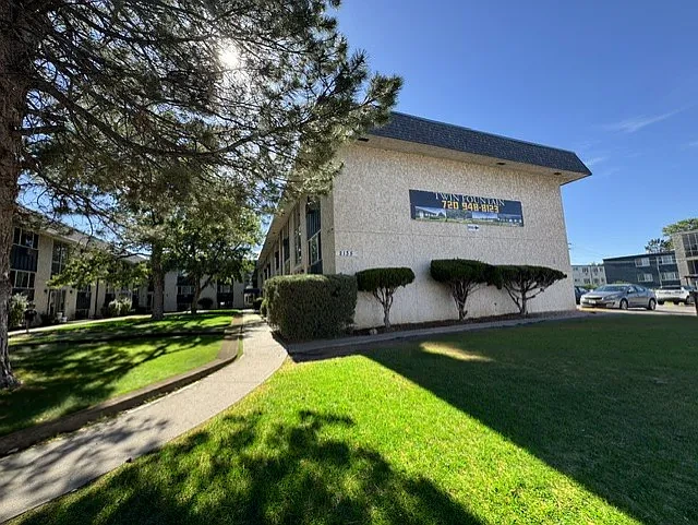 Twin Fountain Apartments – photo 2