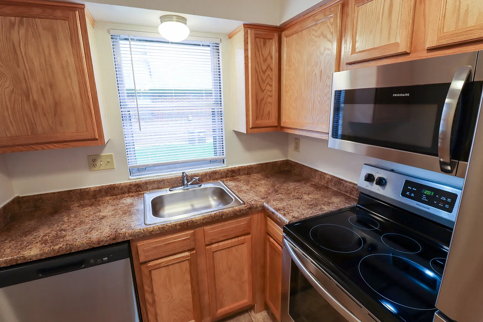Kingswood Townhouses – photo 5