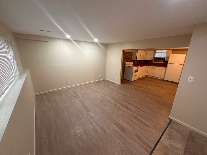 3700 Jefferson Cir unit B – photo 2