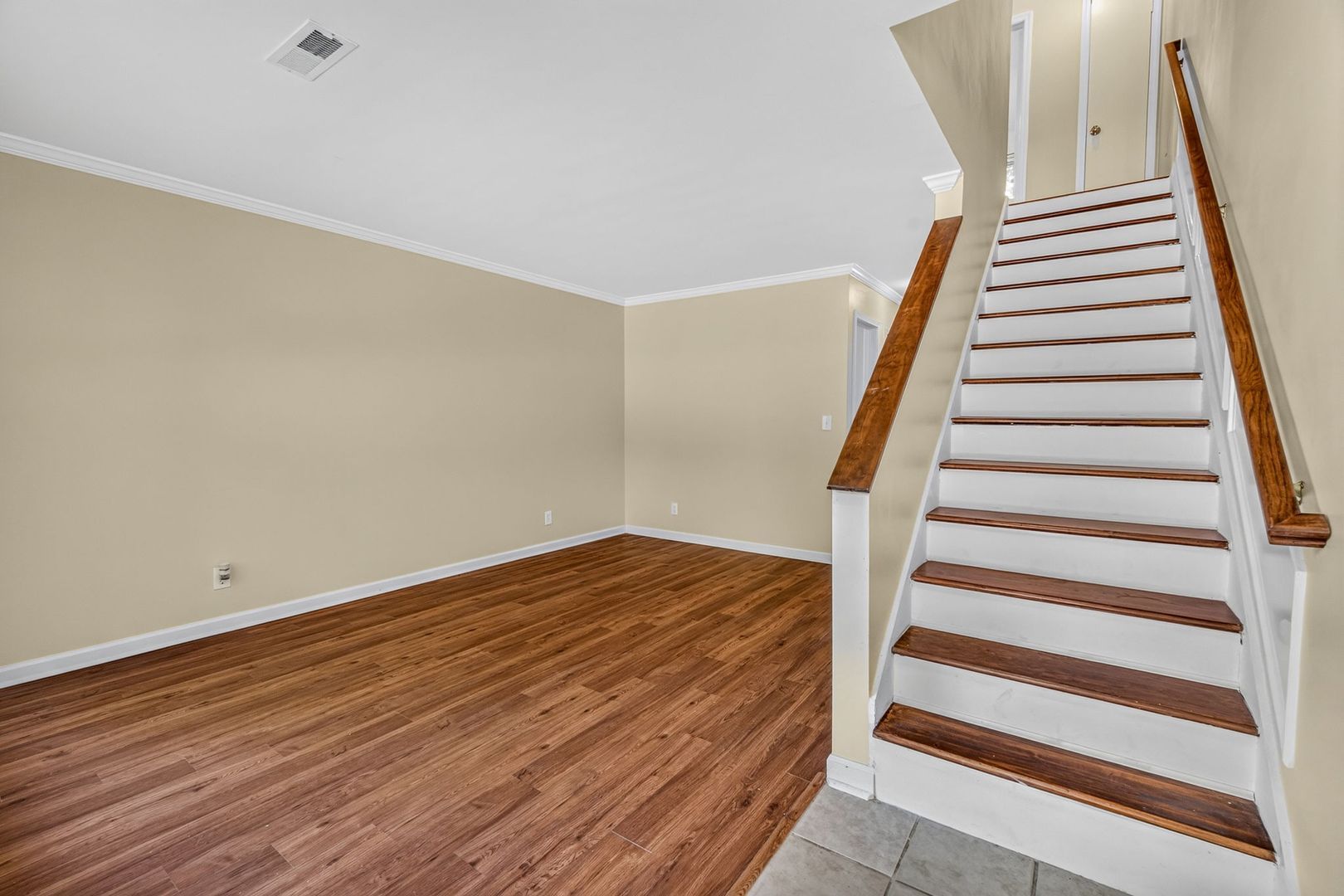 6239 Lucille Dr – photo 4