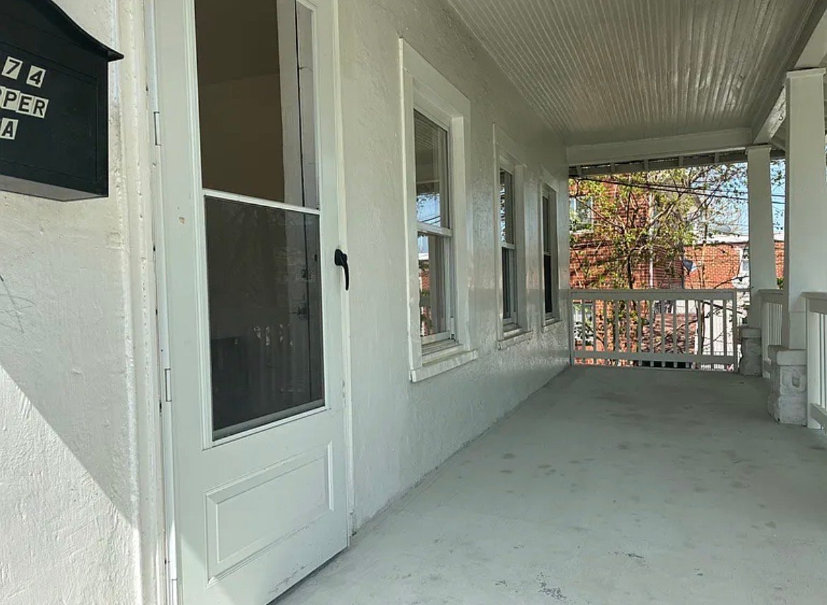 574 49th Pl NE unit Upper – photo 5